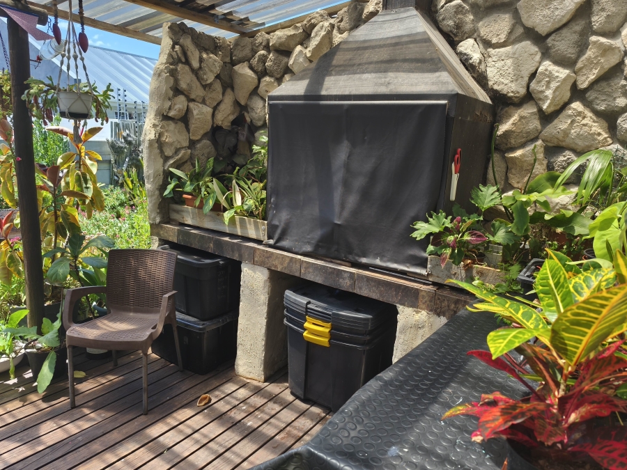 5 Bedroom Property for Sale in Perlemoenbaai Western Cape